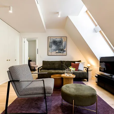 Elegant Vydrica Loft By Castle&Danube River Old Town Free Parking アパート