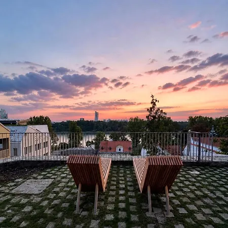 公寓 Vydrica Loft By Castle&danube - Old Town- Privat Parking Included *