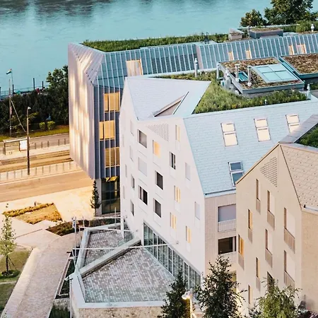 Vydrica Loft By Castle&danube - Old Town- Privat Parking Included 公寓