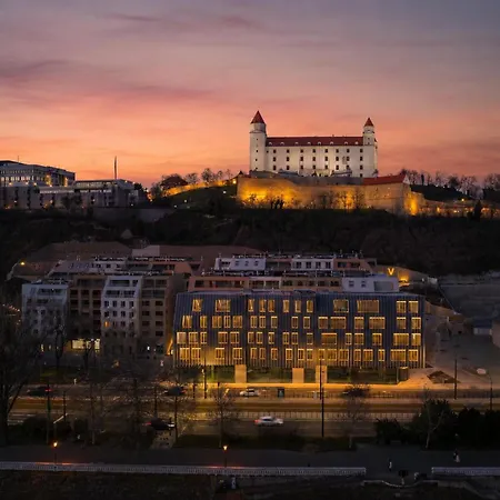 Luxury Loft By Castle&danube Riverside Parking Free